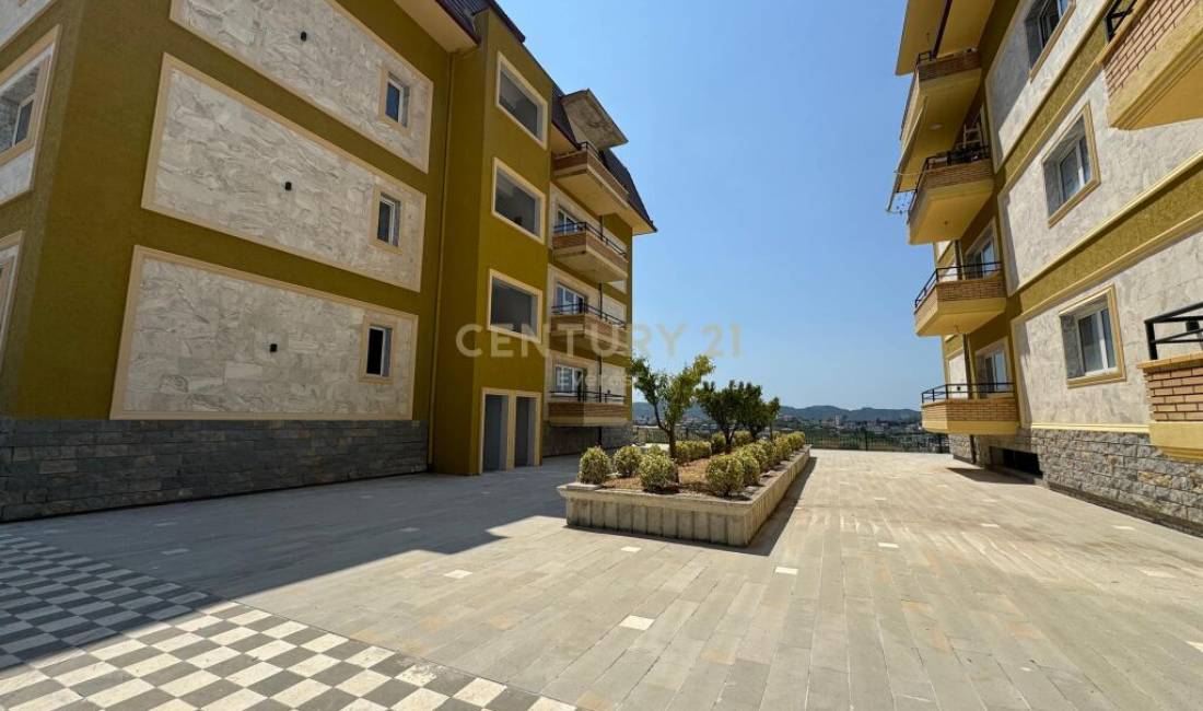 FARKE, LAKE LAND RESIDENCE - GODINE PER QIRA