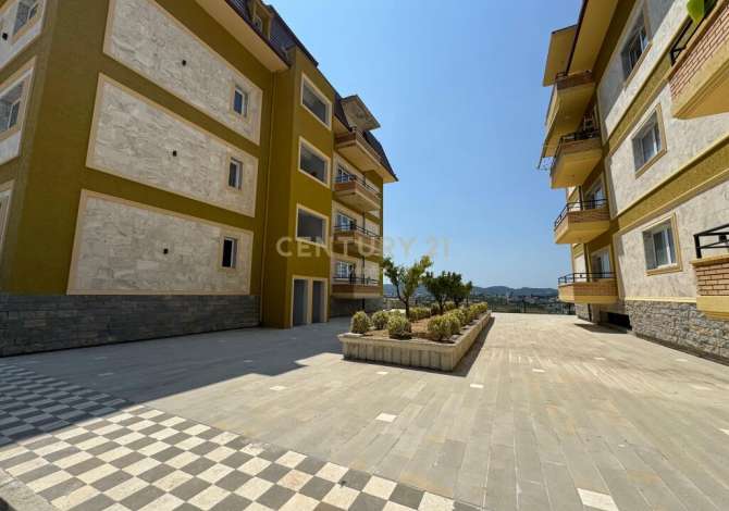 Ambient biznesi me qera 5+1 ne Tirane - 10,000 Euro