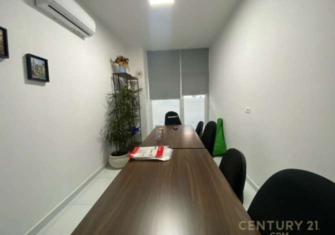Ambient biznesi me qera 3+1 ne Tirane - 900 Euro