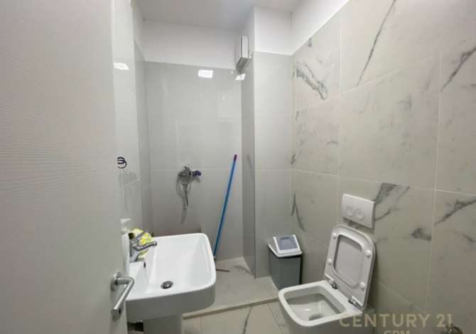 Japim me qira ambient per zyra tek Kika 2 Komuna e Parisit