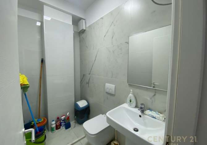 Japim me qira ambient per zyra tek Kika 2 Komuna e Parisit