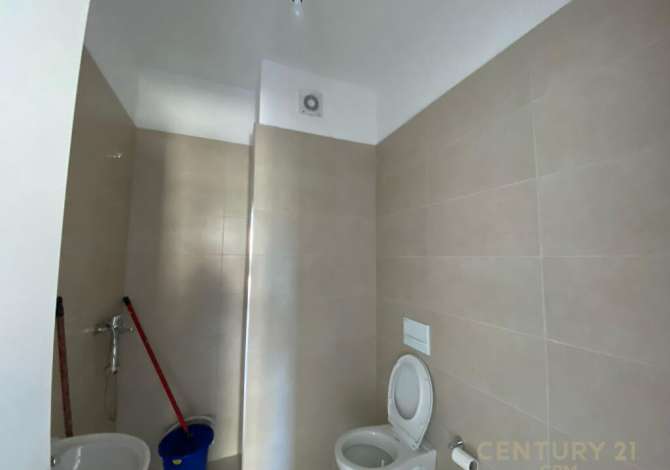 Japim me qira apartament ose ambient per zyra 2+1+2 ne Komunen e Parisit prane Kompleksit Olimpik