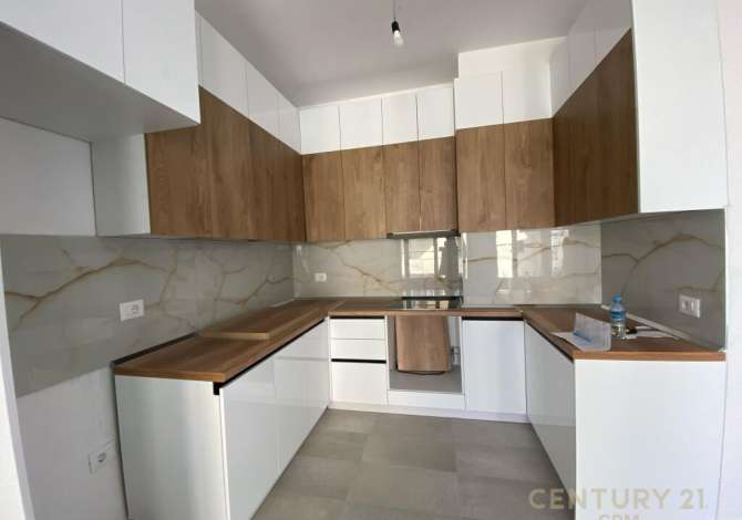 Ambient biznesi me qera 3+1 ne Tirane - 750 Euro