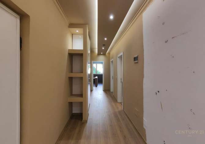 Ambient biznesi me qera 3+1 ne Tirane - 900 Euro