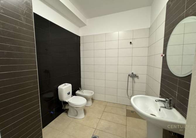 JEPET ME QIRA APARTAMENT 3+1+2 PER BANIM / ZYRE TEK LIQENI !