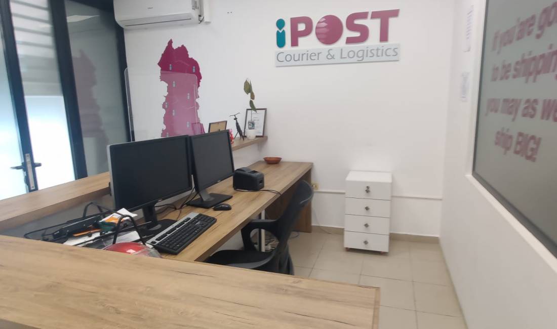 Jepet me qera ambient komercial Komuna e Parisit 