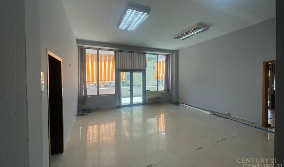 Ambient per Klinike ose Zyra te Komuna e Parisit!