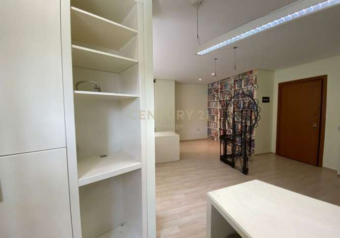 Business Property for Rent 3+1 in Tirana - 900 Euro