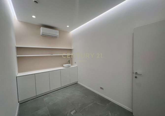 Business Property for Rent 3+1 in Tirana - 2,000 Euro