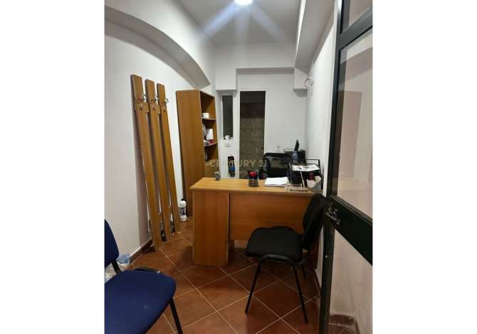 Business Property for Rent 3+1 in Tirana - 300 Euro