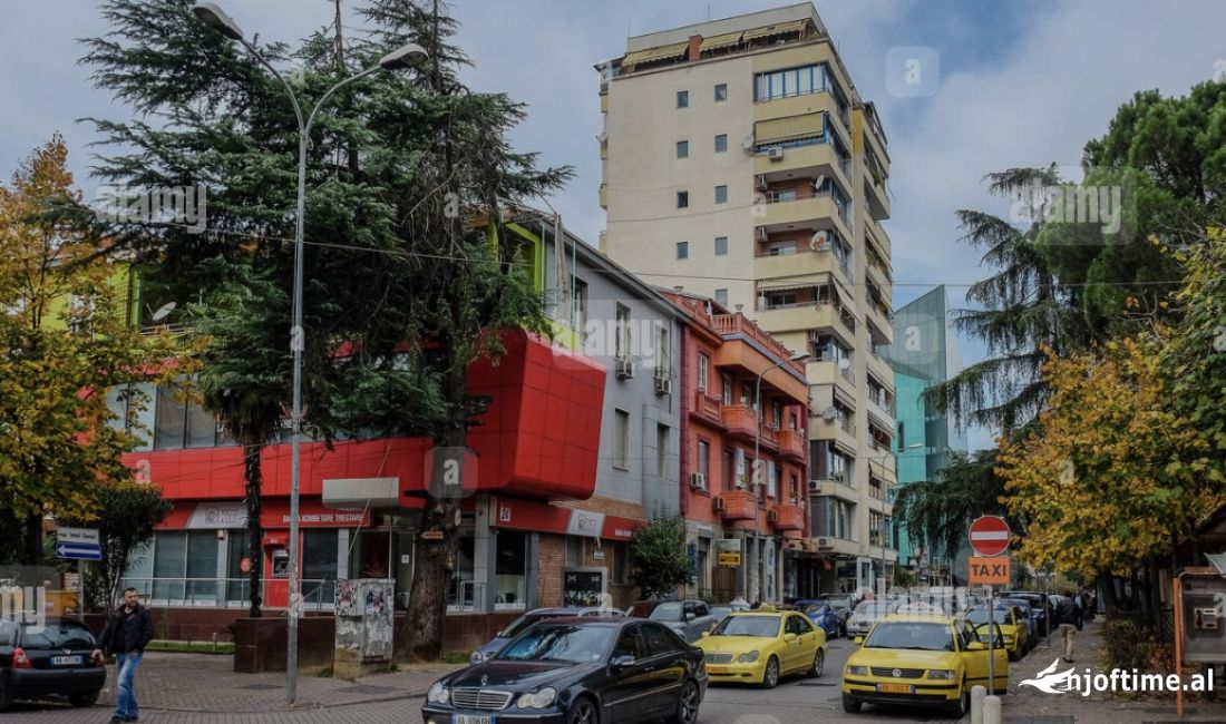 Jepet zyre me qera ne zemer te Bllokut