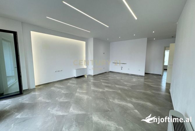 Business Property for Rent 3+1 in Tirana - 1,600 Euro