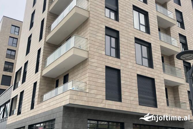 Ambiente Commerciale in Affitto 1+1 a Tirana - 1,800 Euro