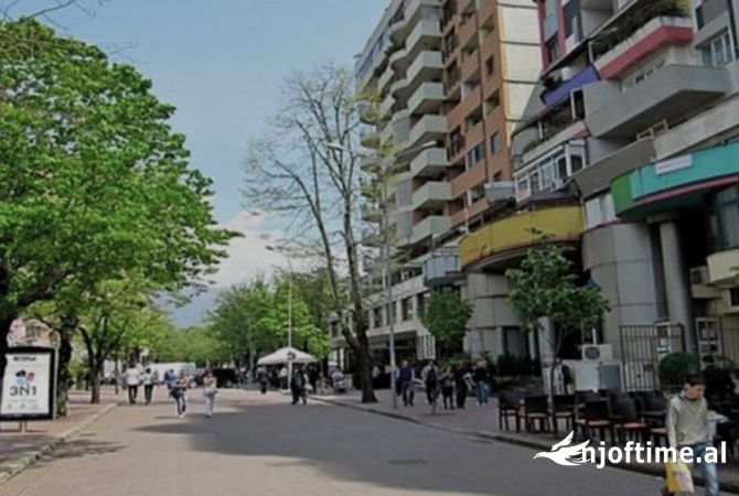 Ambiente Commerciale in Affitto 3+1 a Tirana - 3,150 Euro