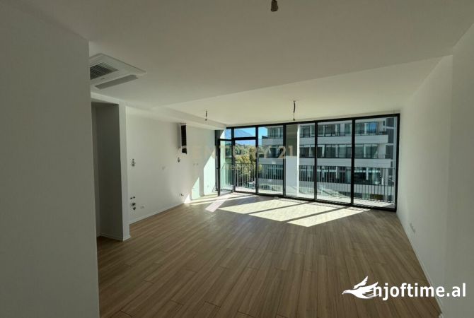 Lake View jepet me qera ambient per zyra