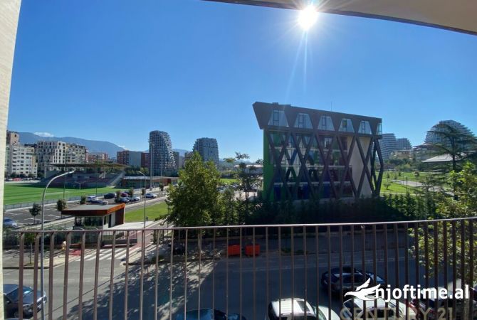 Ambiente Commerciale in Affitto 3+1 a Tirana - 1,700 Euro