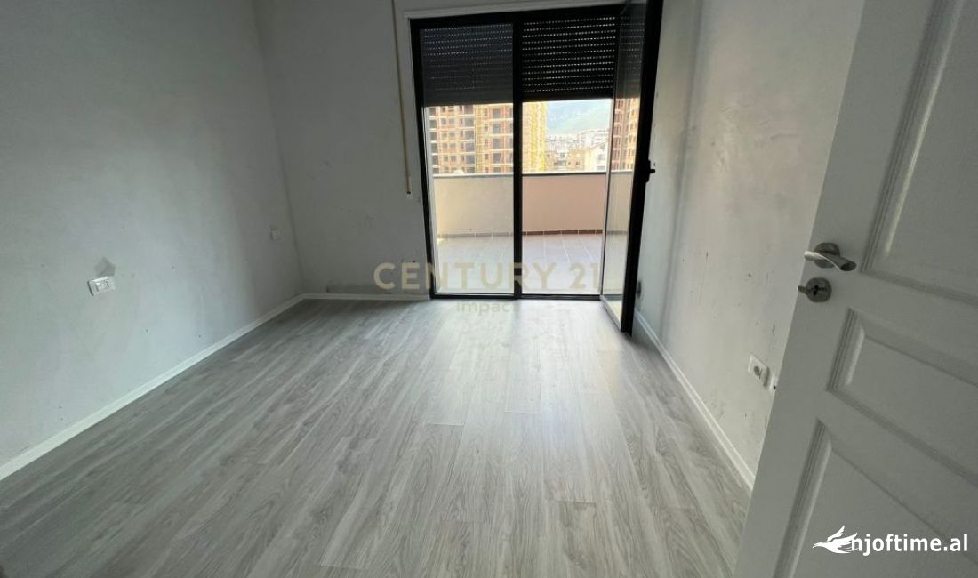 JAPIM ME QIRA APARTAMENT 2+1+2 VETEM PER ZYRE KOMPLEKSI ASL!