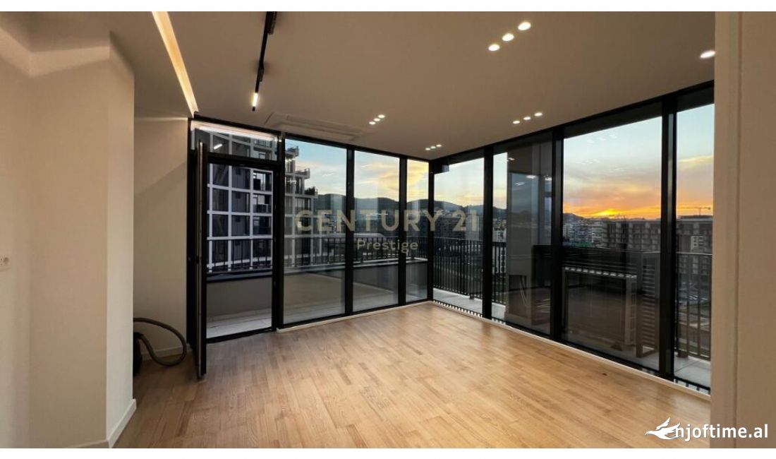 Rezidenca Lake View jepet ambient per zyre me pamje panoramike