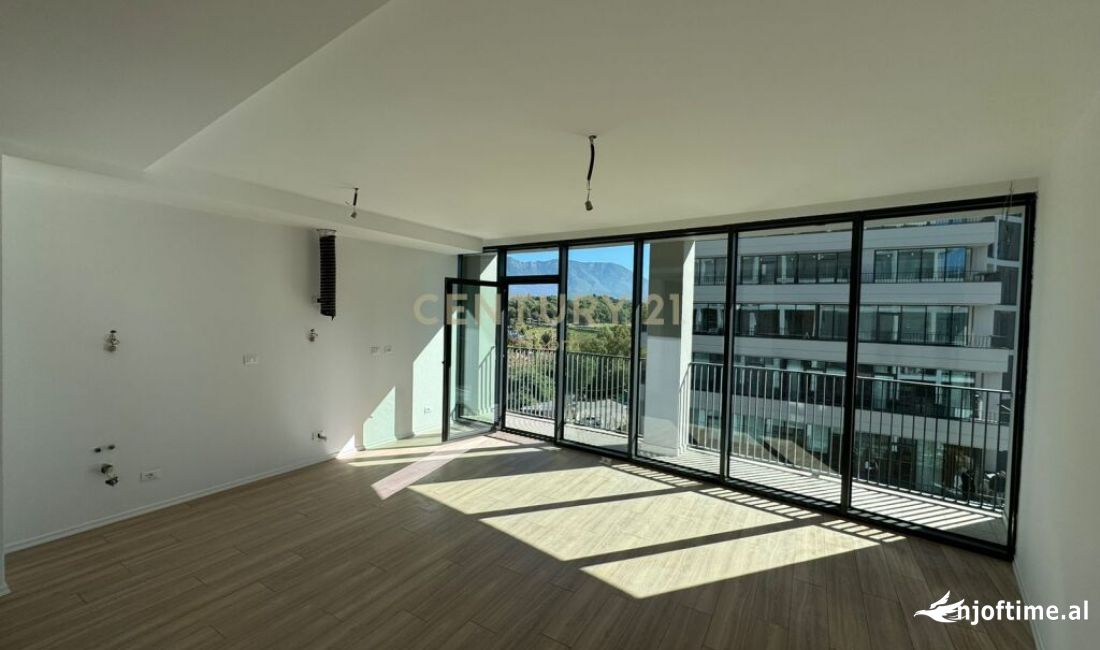 Lake View jepet me qera zyre 