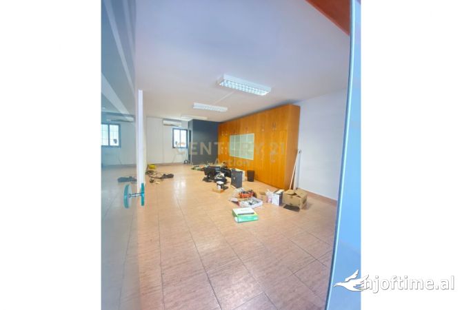 Business Property in Sale 1+1 in Tirana - 104,500 Euro