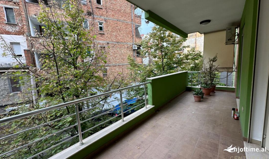 Rruga e Elbasanit jepet me qera ambient per zyre