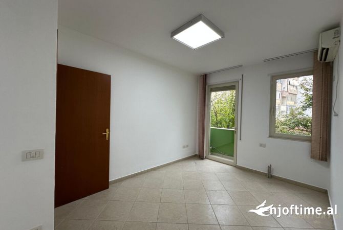 Rruga e Elbasanit jepet me qera ambient per zyre