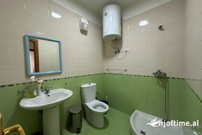 Rruga e Elbasanit jepet me qera ambient per zyre