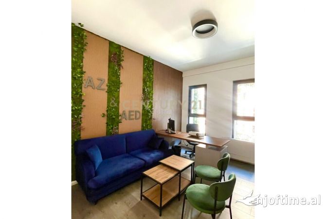 Ambiente Commerciale in Affitto 3+1 a Tirana - 1,000 Euro