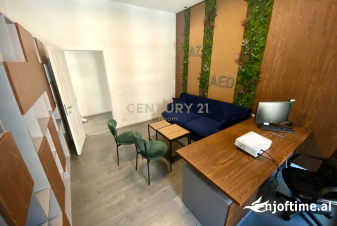 Ambiente Commerciale in Affitto 3+1 a Tirana - 1,000 Euro