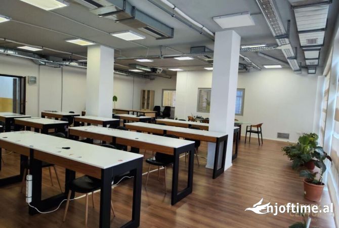 Rruga e Elbasanit jepet me qera ambient per zyra 