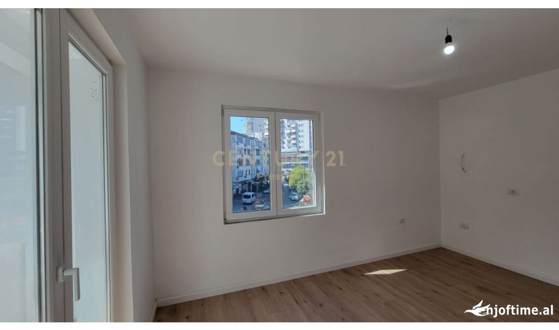 Mine Peza jepet me qera ambient per zyra 