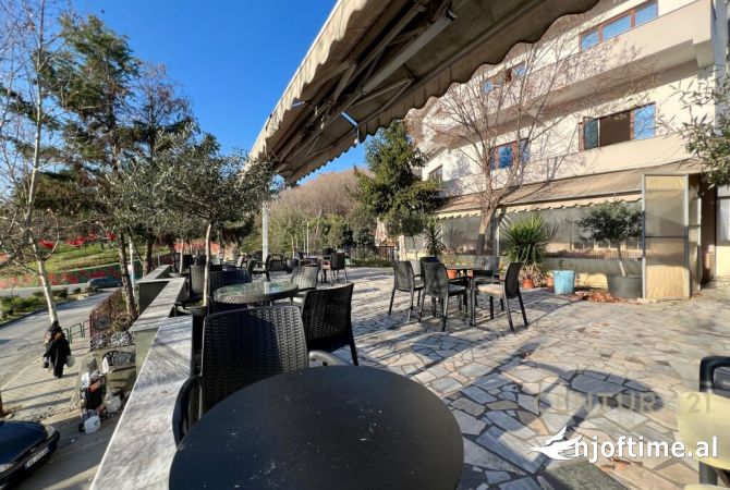 Rotondo Saukut japim me qera godine 4 kate buze rruge kryesore