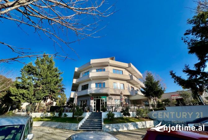 Rotondo Saukut japim me qera godine 4 kate buze rruge kryesore