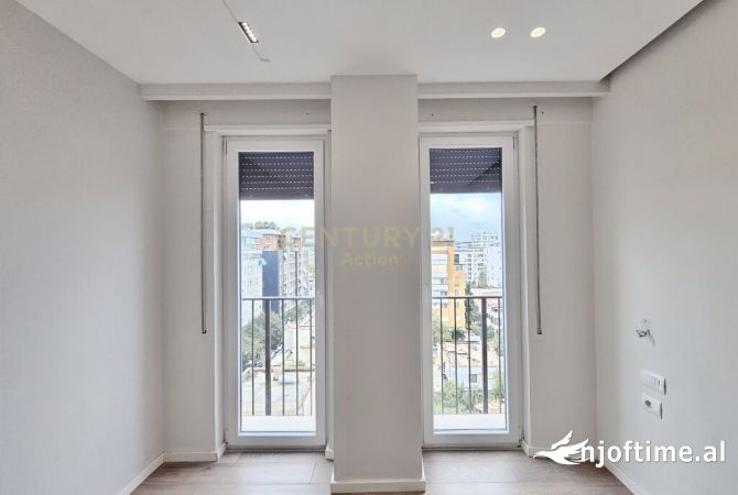 Ambiente Commerciale in Affitto 3+1 a Tirana - 750 Euro