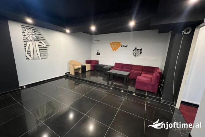 Ambiente Commerciale in Affitto 1+1 a Tirana - 800 Euro