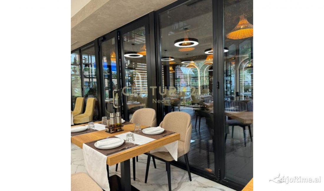 Mozaiku i Tiranes japim per shitje ambient per bar restorant 