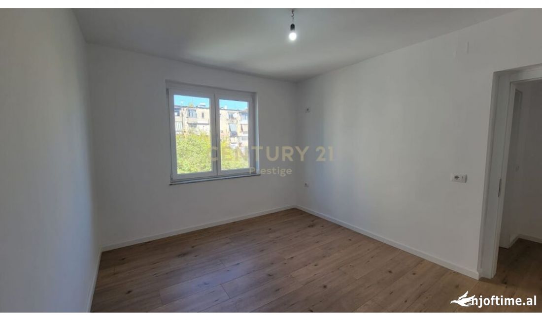 Jepet me qira ambient zyre i vendosur tek rruga "Mine Peza".