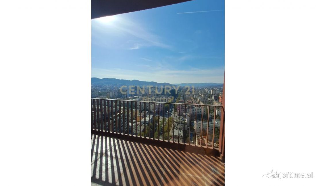 Garden Building jepet me qera zyre  2+1 plus parkim