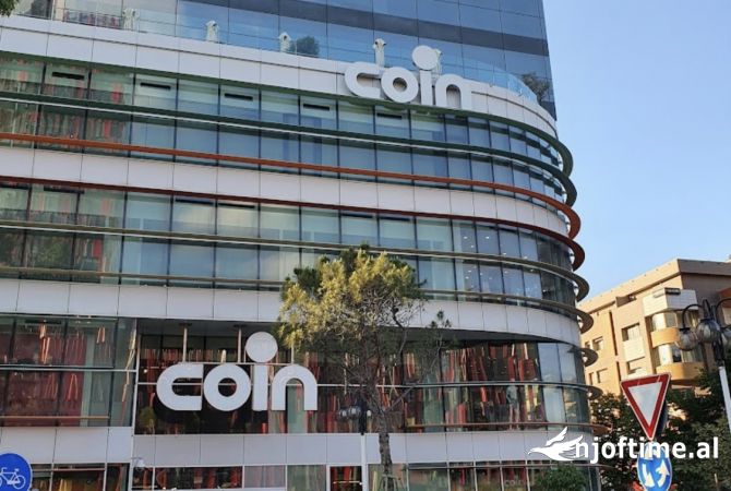 Ambiente Commerciale in Affitto 3+1 a Tirana - 2,200 Euro