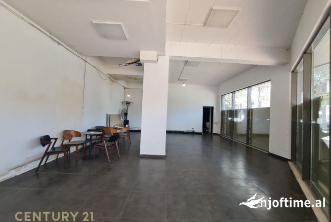 Ambiente Commerciale in Affitto 2+1 a Tirana - 1,200 Euro