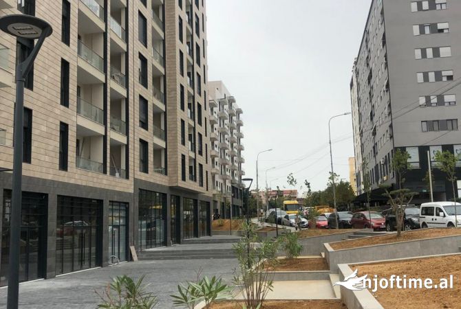 Ambiente Commerciale in Affitto 2+1 a Tirana - 1,650 Euro
