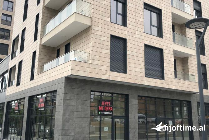 Ambiente Commerciale in Affitto 2+1 a Tirana - 1,650 Euro