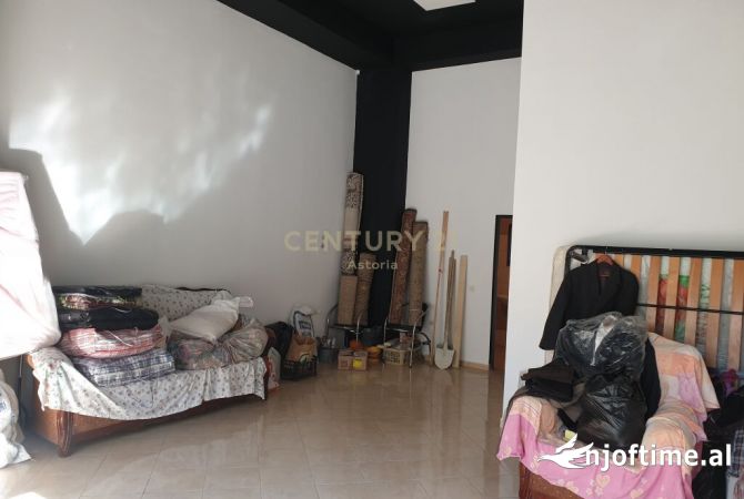 Shitet ambient komercial Astir