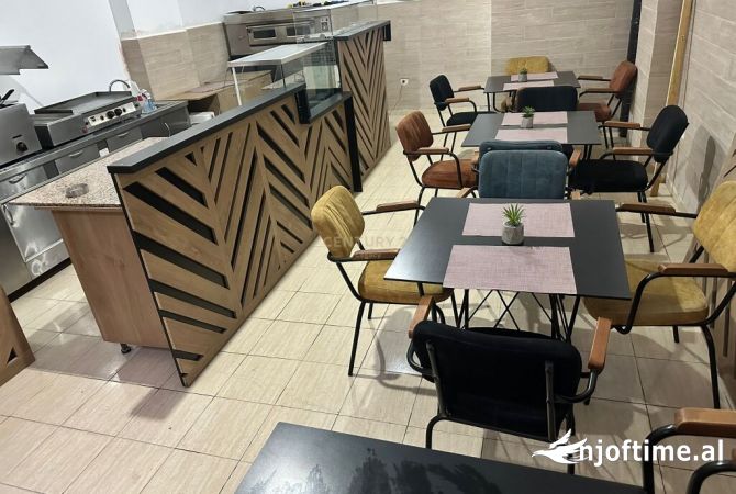 Ambiente Commerciale in Affitto 2+1 a Tirana - 900 Euro