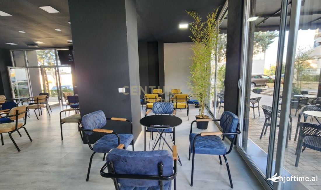 Disponojme ambient biznesi Bar-Kafe per shitje me vendndodhje prane Rezidences Alba!