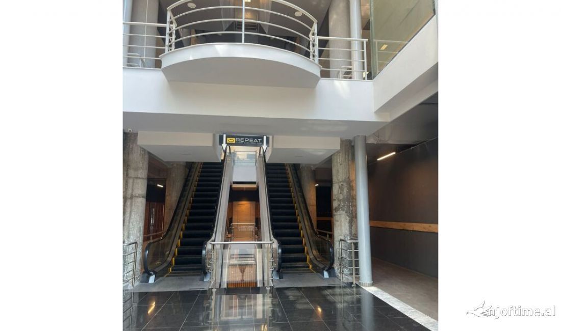 OKAZION! Ambient Komercial per Shitje tek Qendra Tregtare Olympia, Sheshi Willson