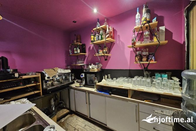 Ne Rrugen 5 Maj, mbrapa Concord Center japim me qira Bar/Lokal