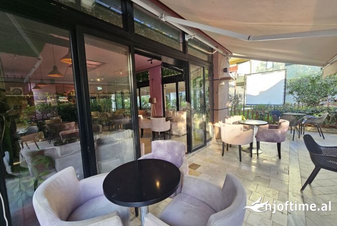 Ambiente Commerciale in Affitto 2+1 a Tirana - 700 Euro