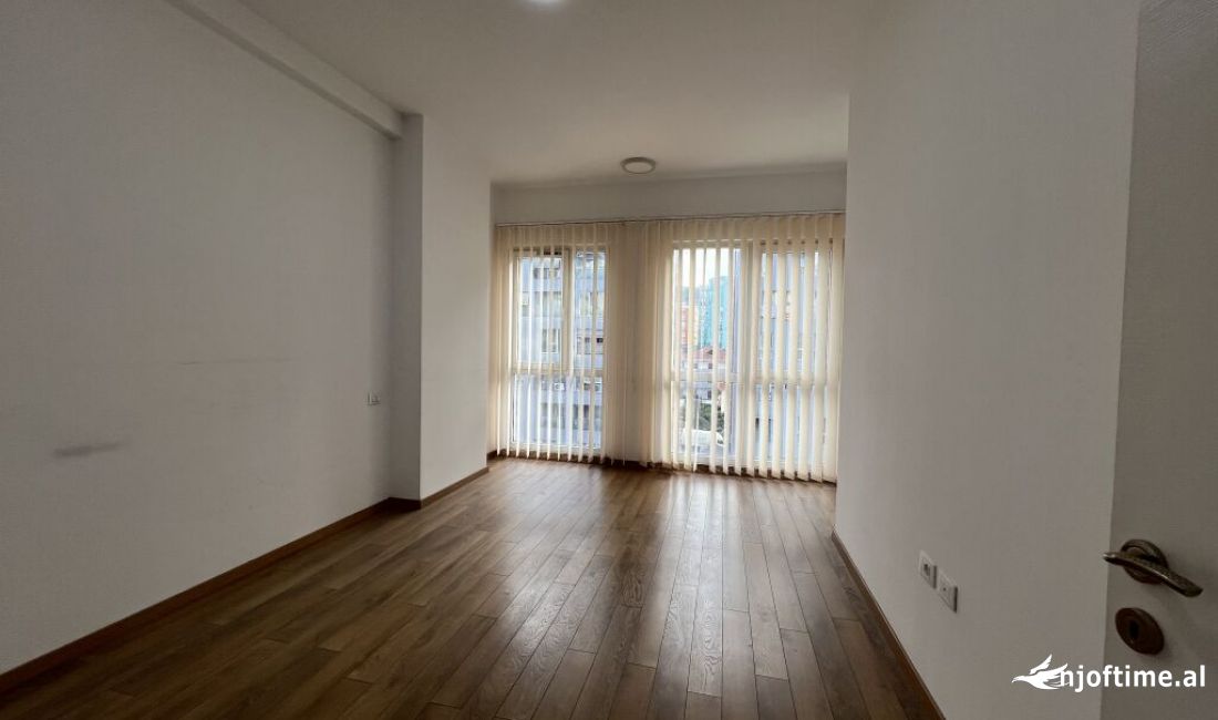 Zyra per qira tek kompleksi Kika 2