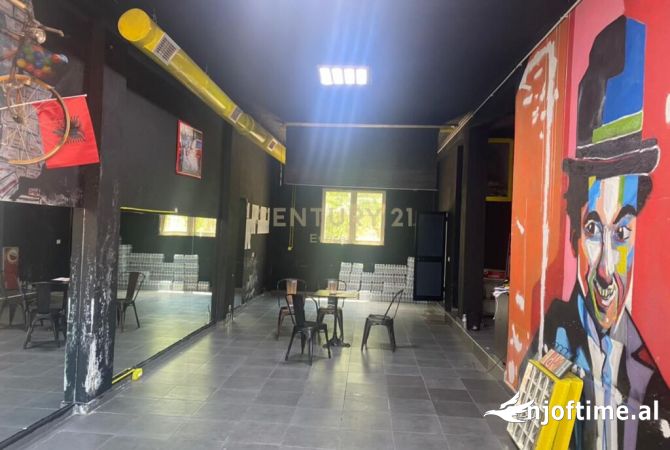 Ambiente Commerciale in Affitto 3+1 a Tirana - 400 Euro